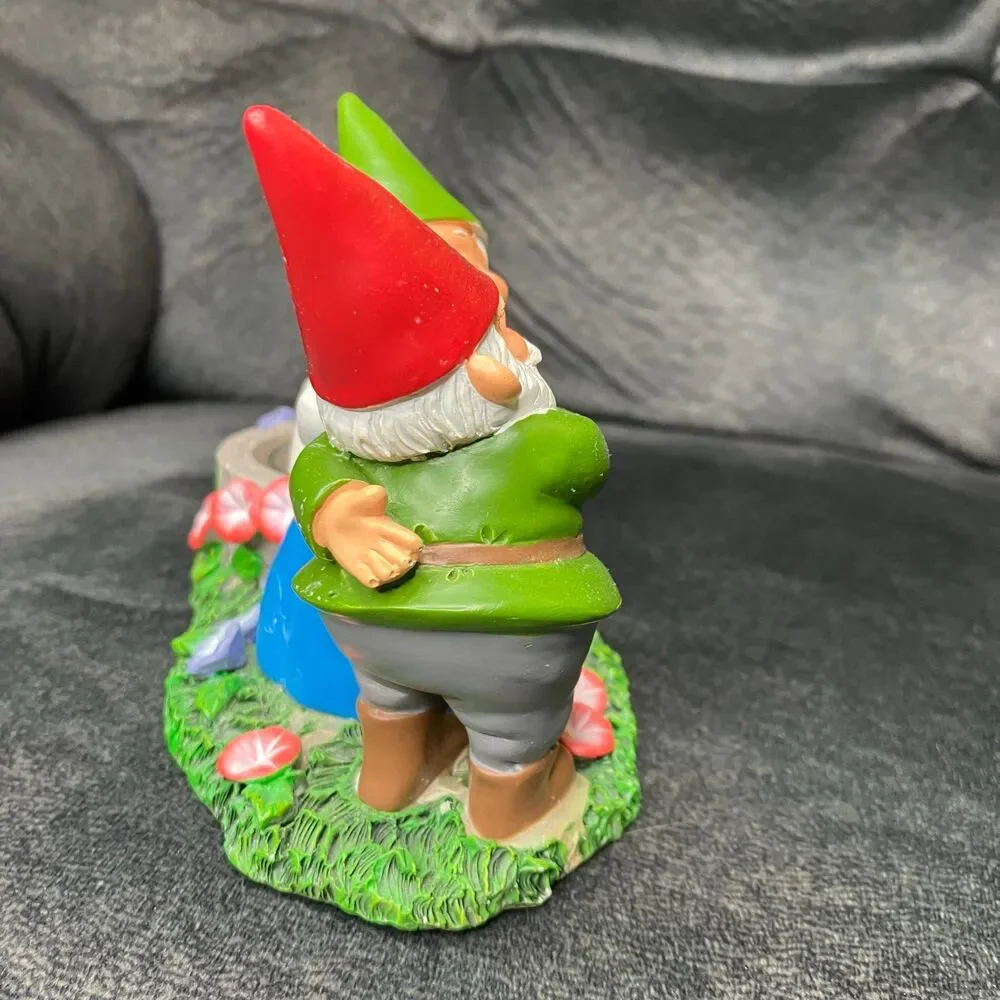 Yankee Candle, Garden Gnome, Kissing Couple Resin Tea Light Votive Candle Holder